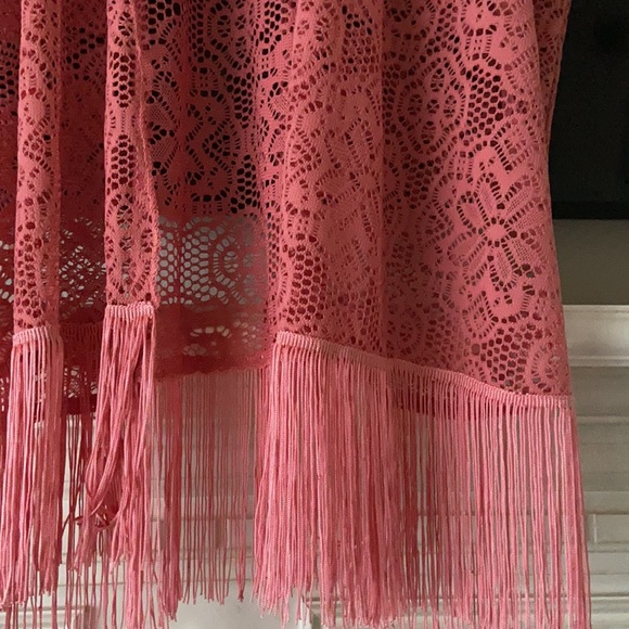 LACE SHRUG CARDIGAN OR BEACH COVERUP - Picture 6 of 10